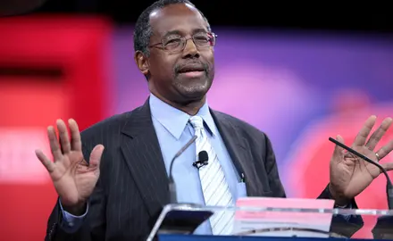 ben carson speaking at podium