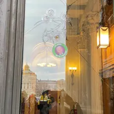 Protestors fighting police at the Capitol.